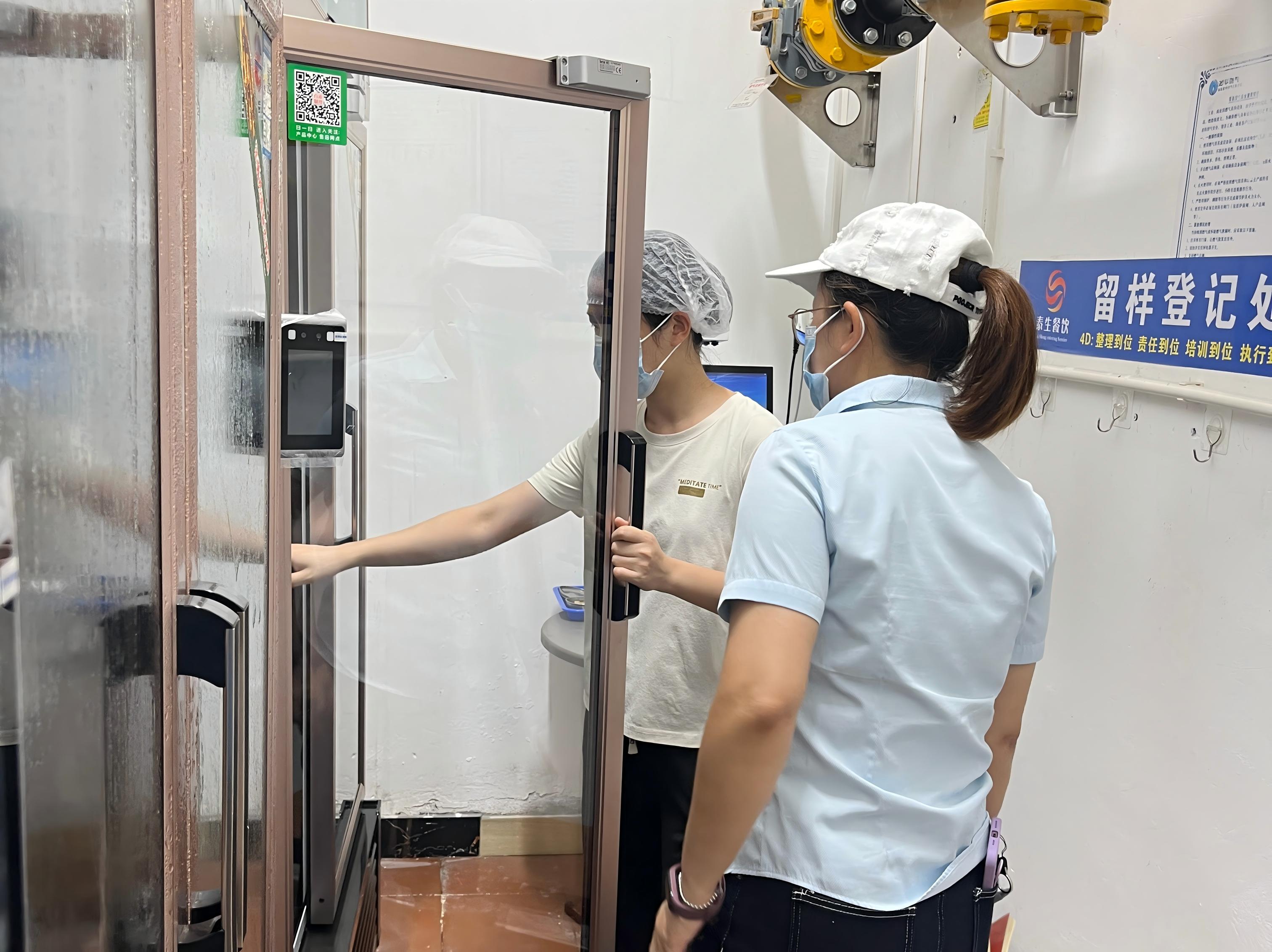 开学前食堂检查2.jpg
